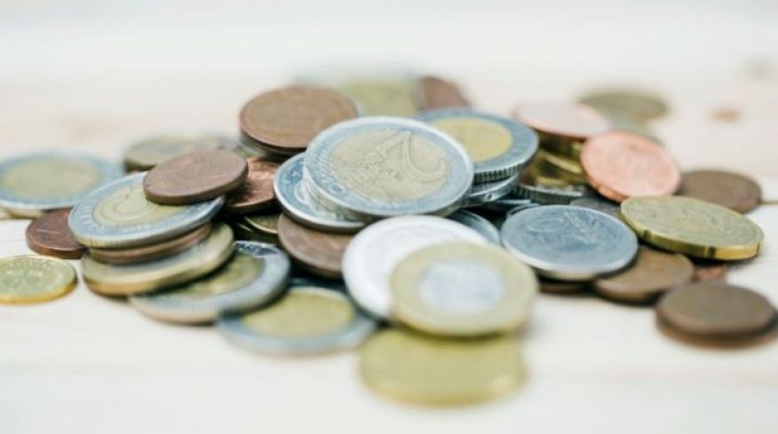 Sal&aacute;rio m&eacute;dio na fun&ccedil;&atilde;o p&uacute;blica ultrapassa pela primeira vez os dois mil euros brutos